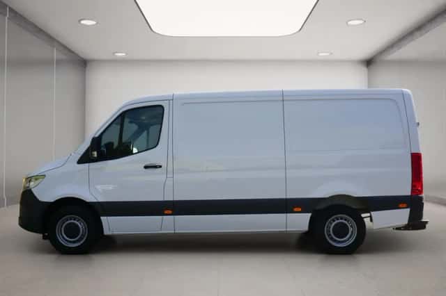 Mercedes-Benz Sprinter (2026) thumbnail 3