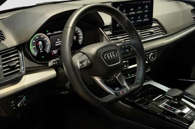 Audi Q5 (2023) thumbnail 3
