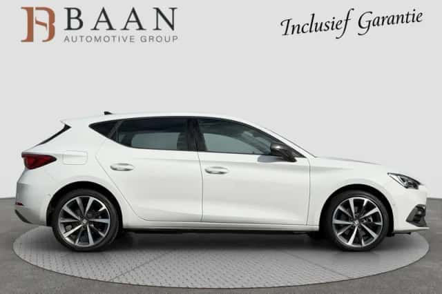 SEAT Leon (2021) thumbnail 5