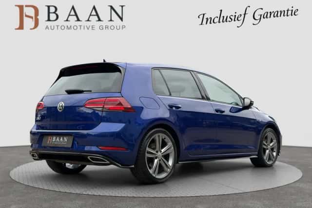 Volkswagen Golf (2018) thumbnail 2