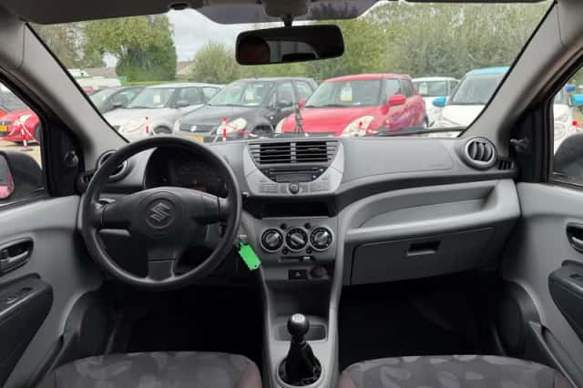 Suzuki Alto (2011) thumbnail 2