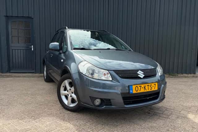 Suzuki SX4 (2010) thumbnail 1