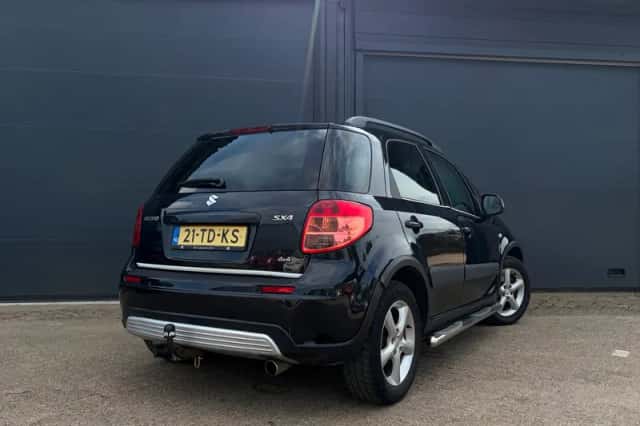 Suzuki SX4 (2006) thumbnail 3
