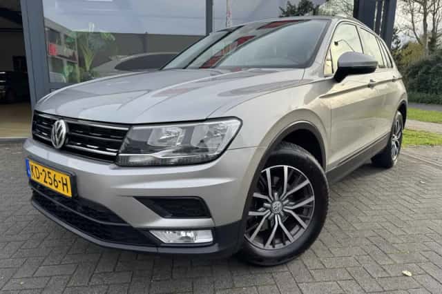 Volkswagen Tiguan (2016) thumbnail 1