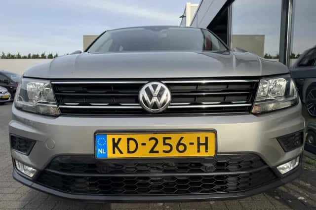 Volkswagen Tiguan (2016) thumbnail 3