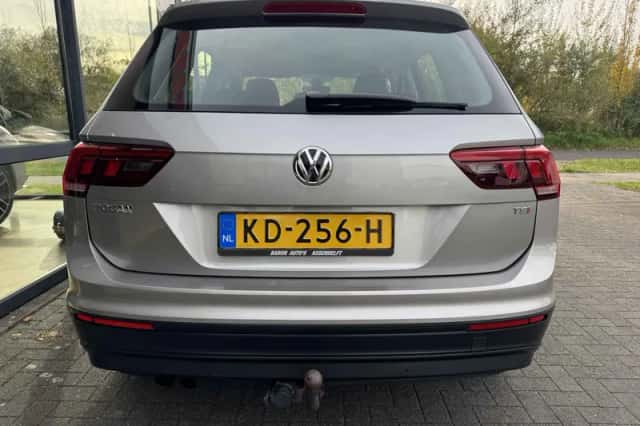 Volkswagen Tiguan (2016) thumbnail 4