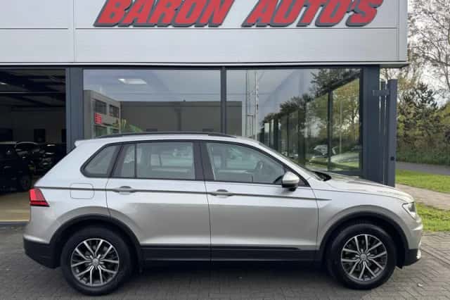 Volkswagen Tiguan (2016) thumbnail 6