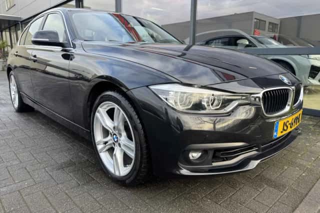 BMW 3-Serie (2016) thumbnail 2