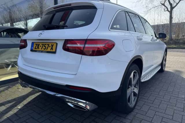 Mercedes-Benz GLC-Klasse (2016) thumbnail 5