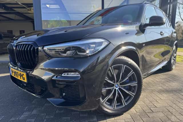 BMW X5 (2018) thumbnail 1