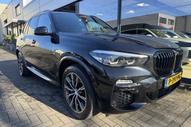 BMW X5 (2018) thumbnail 2