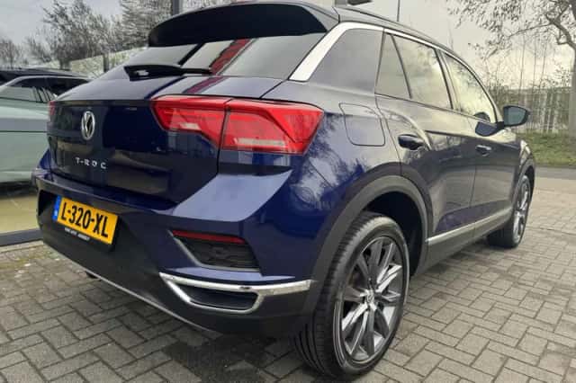 Volkswagen T-Roc (2019) thumbnail 5