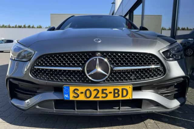 Mercedes-Benz C-Klasse (2023) thumbnail 3