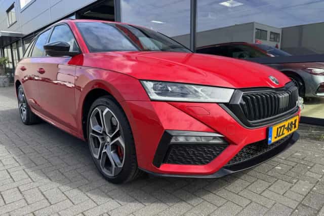 Škoda Octavia (2021) thumbnail 2