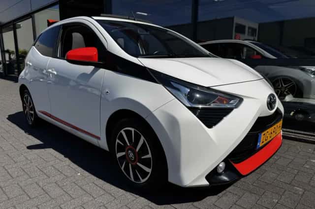 Toyota Aygo (2019) thumbnail 2
