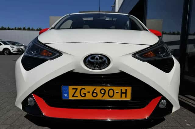 Toyota Aygo (2019) thumbnail 3