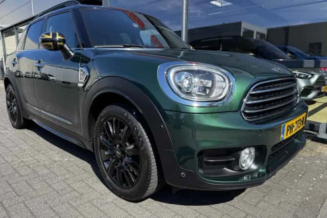 MINI Countryman (2017) thumbnail 2