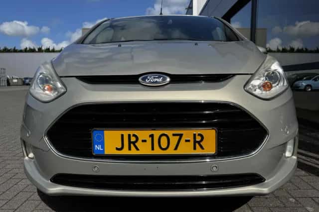 Ford B-Max (2016) thumbnail 3