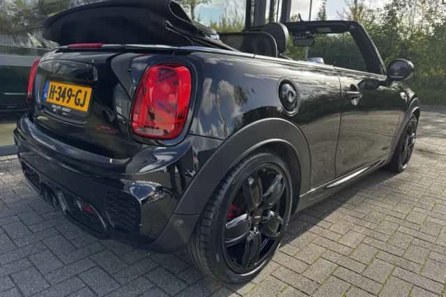 MINI Cooper (2016) thumbnail 5