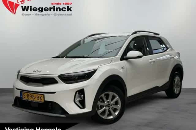 Kia Stonic (2023) thumbnail 1