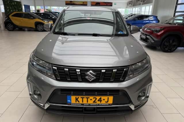 Suzuki Vitara (2021) thumbnail 6