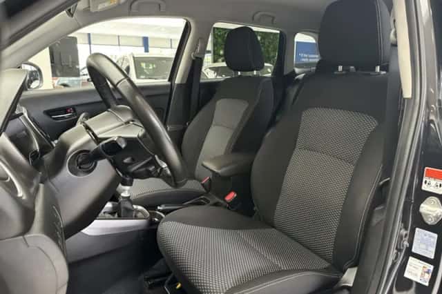 Suzuki Vitara (2023) thumbnail 4