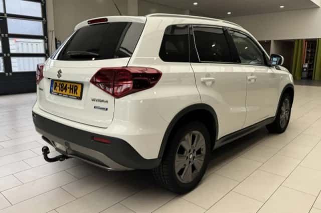 Suzuki Vitara (2022) thumbnail 3