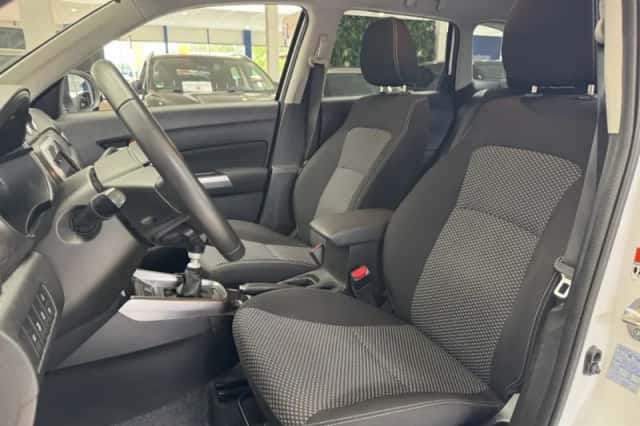 Suzuki Vitara (2022) thumbnail 4