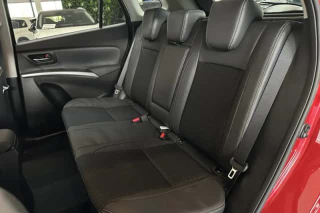 Suzuki S-Cross (2022) thumbnail 6
