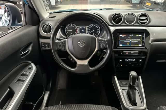 Suzuki Vitara (2016) thumbnail 2