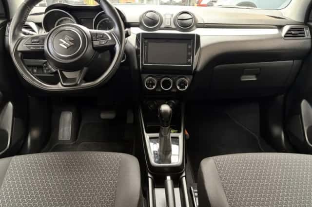 Suzuki Swift (2018) thumbnail 2