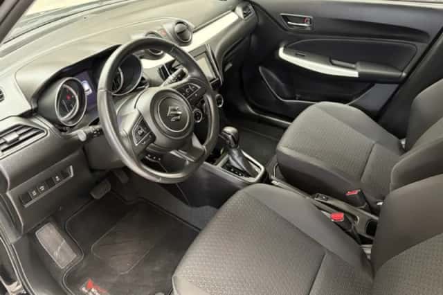 Suzuki Swift (2018) thumbnail 4