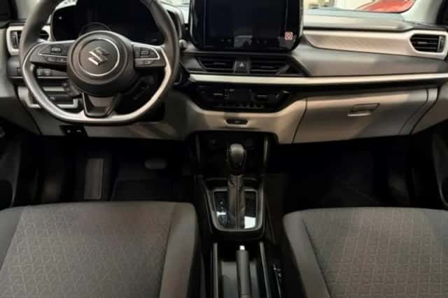 Suzuki Swift (2025) thumbnail 2