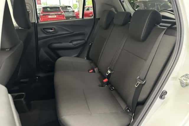 Suzuki Swift (2025) thumbnail 6