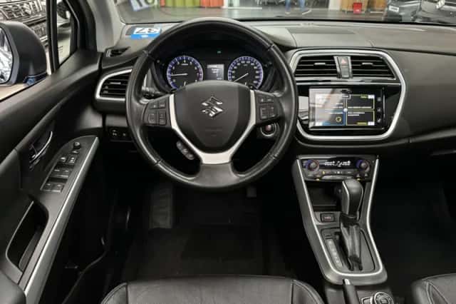 Suzuki S-Cross (2021) thumbnail 2