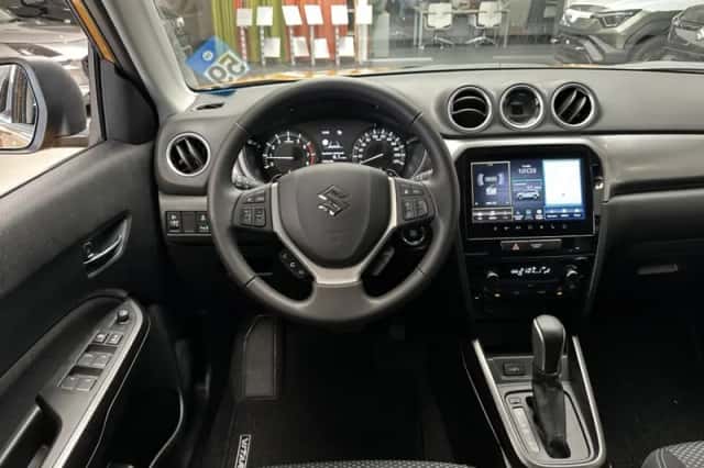 Suzuki Vitara (2025) thumbnail 2