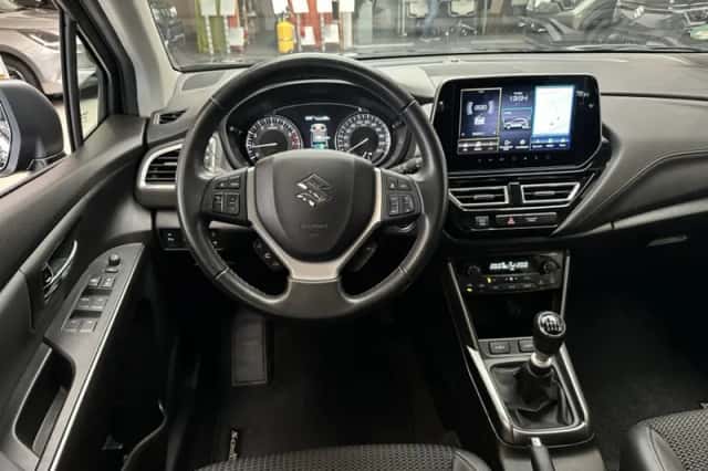 Suzuki S-Cross (2022) thumbnail 2