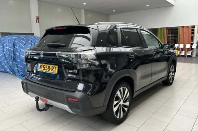 Suzuki S-Cross (2022) thumbnail 3