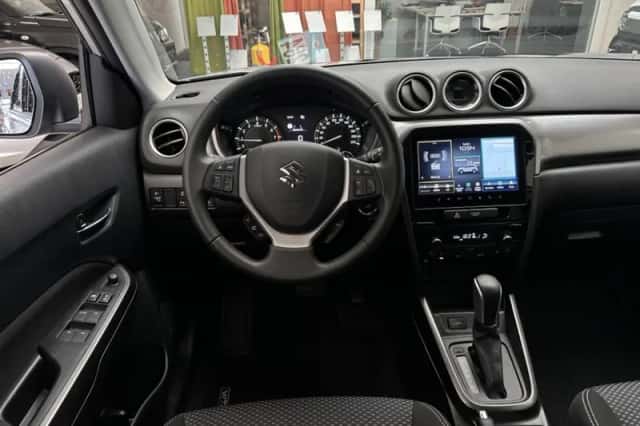 Suzuki Vitara (2025) thumbnail 2