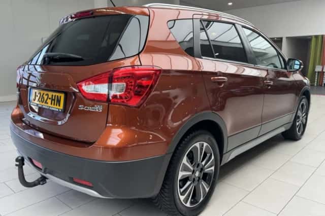 Suzuki S-Cross (2020) thumbnail 2
