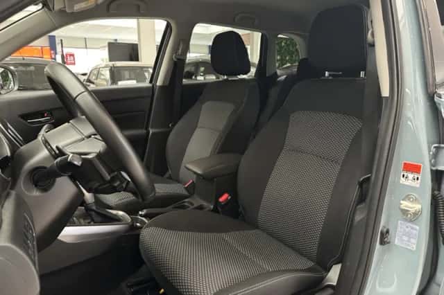 Suzuki Vitara (2022) thumbnail 4