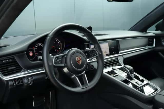 Porsche Panamera (2019) thumbnail 4