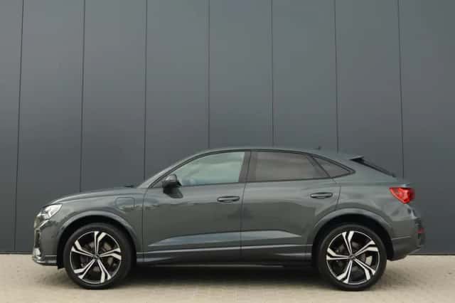 Audi Q3 Sportback (2022) thumbnail 3