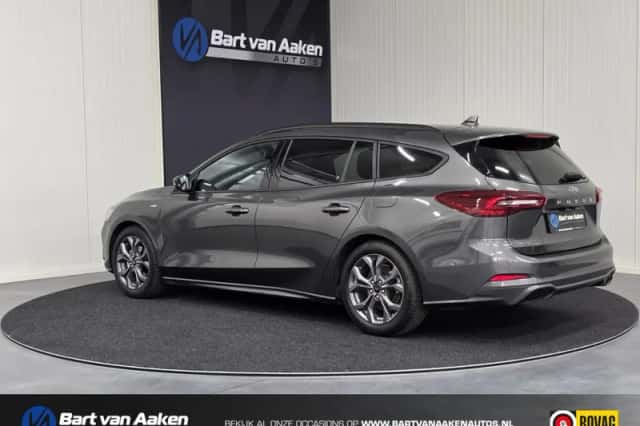 Ford Focus (2025) thumbnail 5