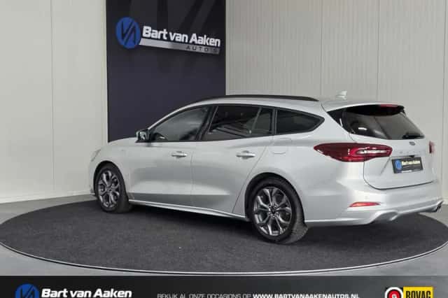 Ford Focus (2025) thumbnail 5