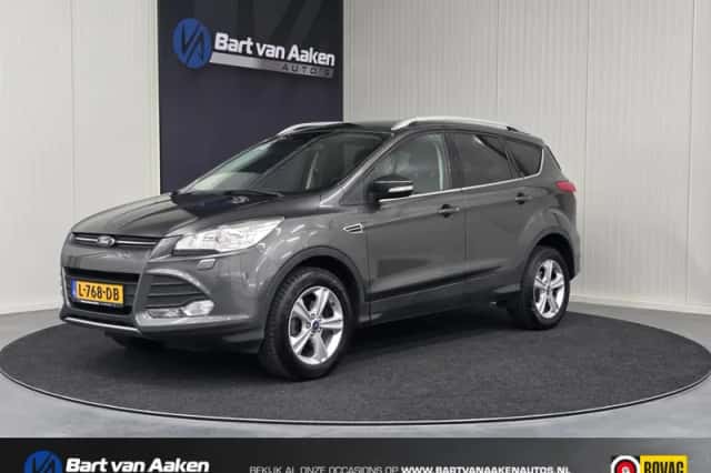 Ford Kuga (2014) thumbnail 1