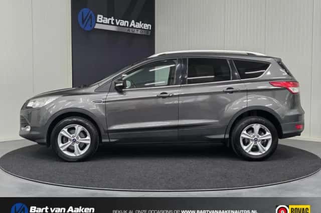Ford Kuga (2014) thumbnail 2