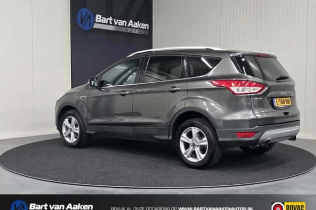Ford Kuga (2014) thumbnail 5