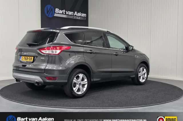 Ford Kuga (2014) thumbnail 6