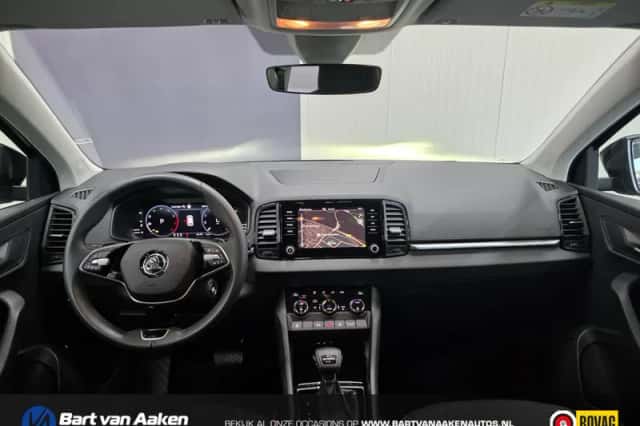 Škoda Karoq (2024) thumbnail 3